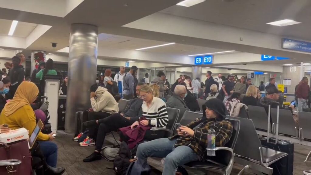 how to change name on american airlines ticket, american airlines how to change name on ticket, how to change a misspelled name on american airlines ticket, how to change a name on american airlines ticket