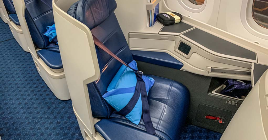 Xiamen Air business class, Xiamen Air business class price, Xiamen Air business class seats, Xiamen Air business class suites, Xiamen Air business class international, business class on Xiamen Air