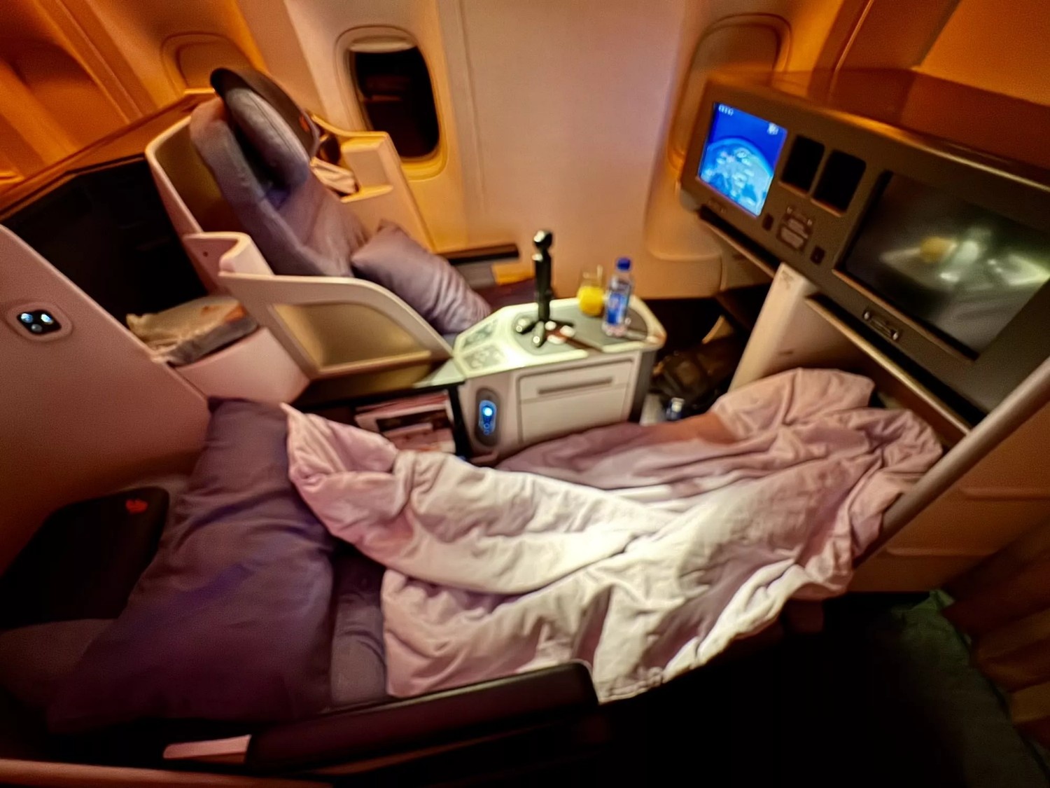 Air China business class, Air China business class price, Air China business class seats, Air China business class suites, Air China business class international, business class on Air China