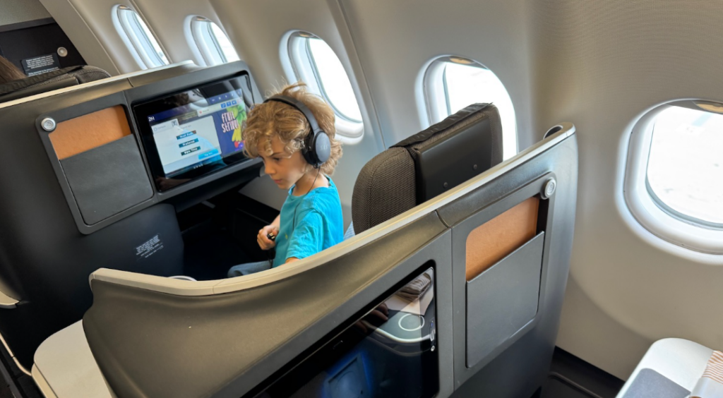 Scandinavian Airlines 777 Business Class, Scandinavian Airlines Business Class seats,
Business Class on Scandinavian Airlines